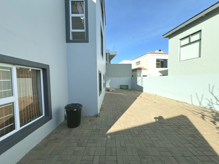 4 Bedroom Property for Sale in Calypso Beach Western Cape